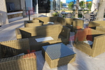 Маси и столове от ратан за кафенета за външно и вътрешно ползване